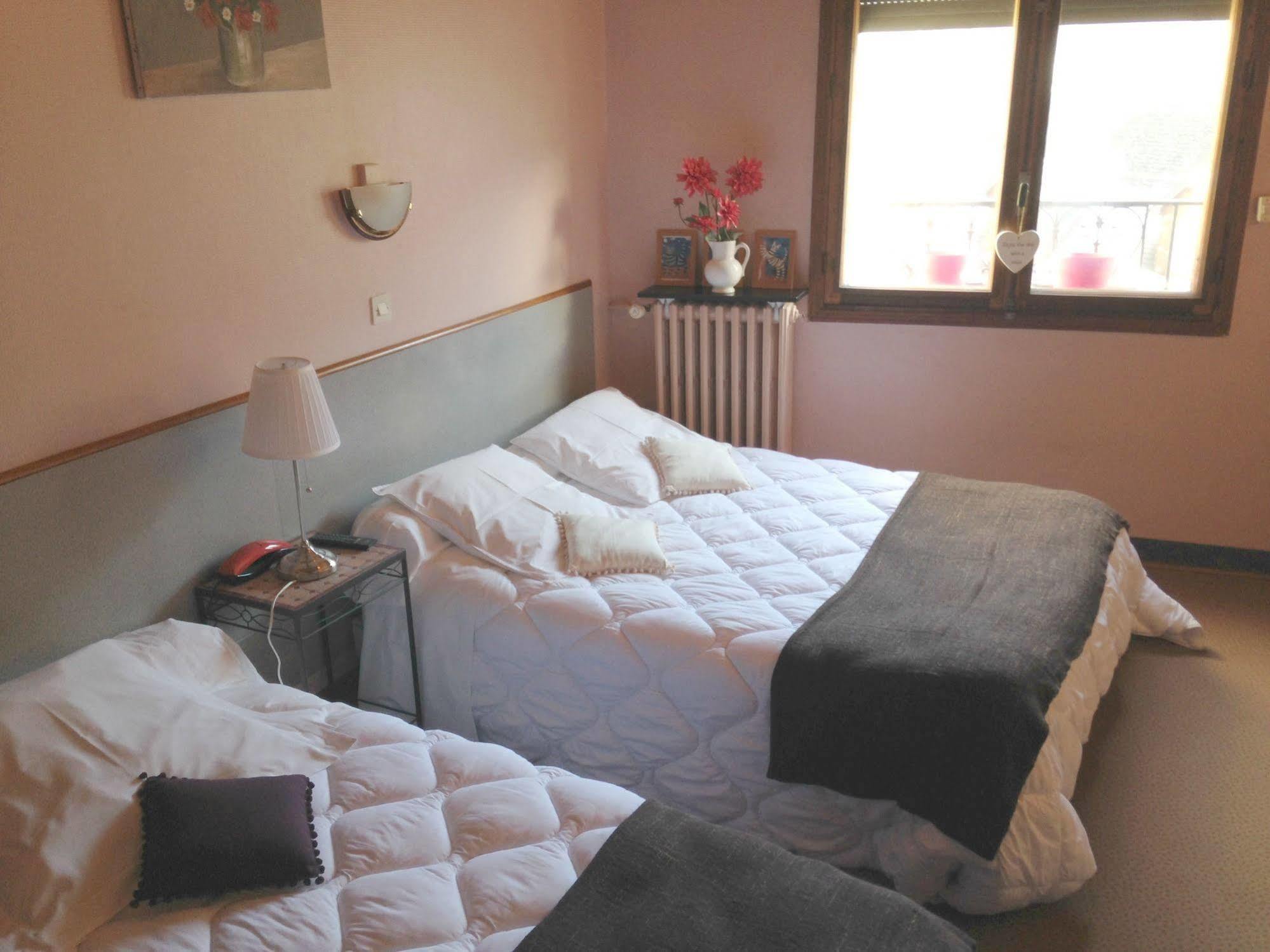 Le Bon Accueil Hotel Bagnères-de-Luchon Esterno foto